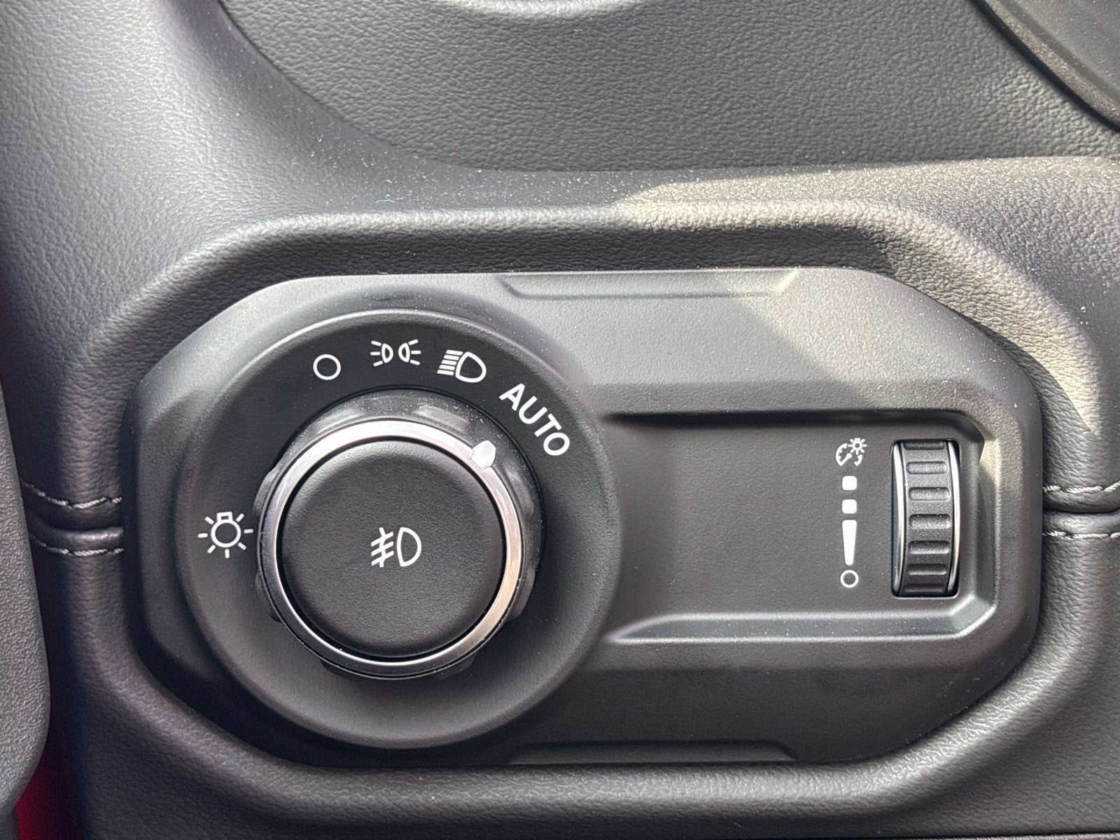 2027 Jeep Wrangler WRANGLER 4-DOOR SAHARA