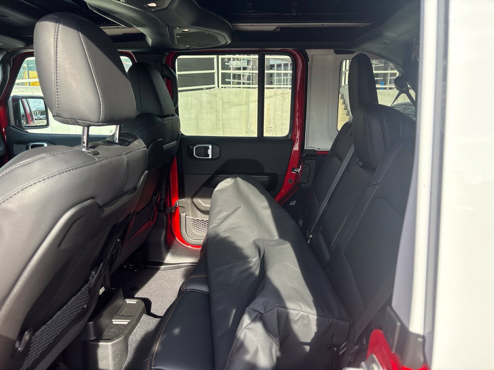 2027 Jeep Wrangler WRANGLER 4-DOOR SAHARA