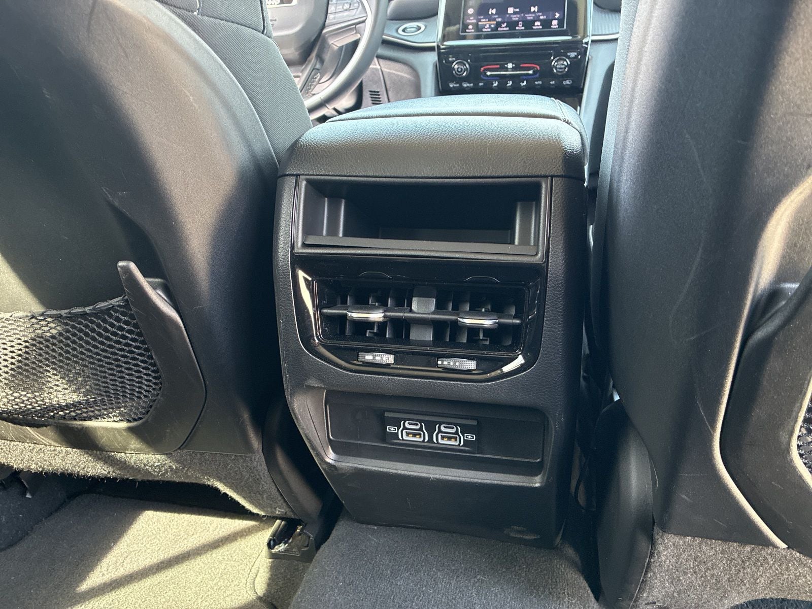 2023 Jeep Grand Cherokee Laredo 4x4