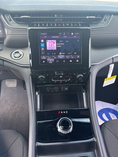 2025 Jeep Grand Cherokee GRAND CHEROKEE LAREDO X 4X4