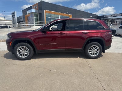 2025 Jeep Grand Cherokee GRAND CHEROKEE LAREDO X 4X4