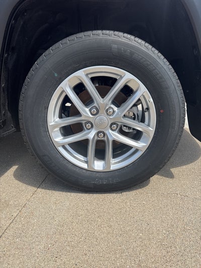 2025 Jeep Grand Cherokee GRAND CHEROKEE LAREDO X 4X4