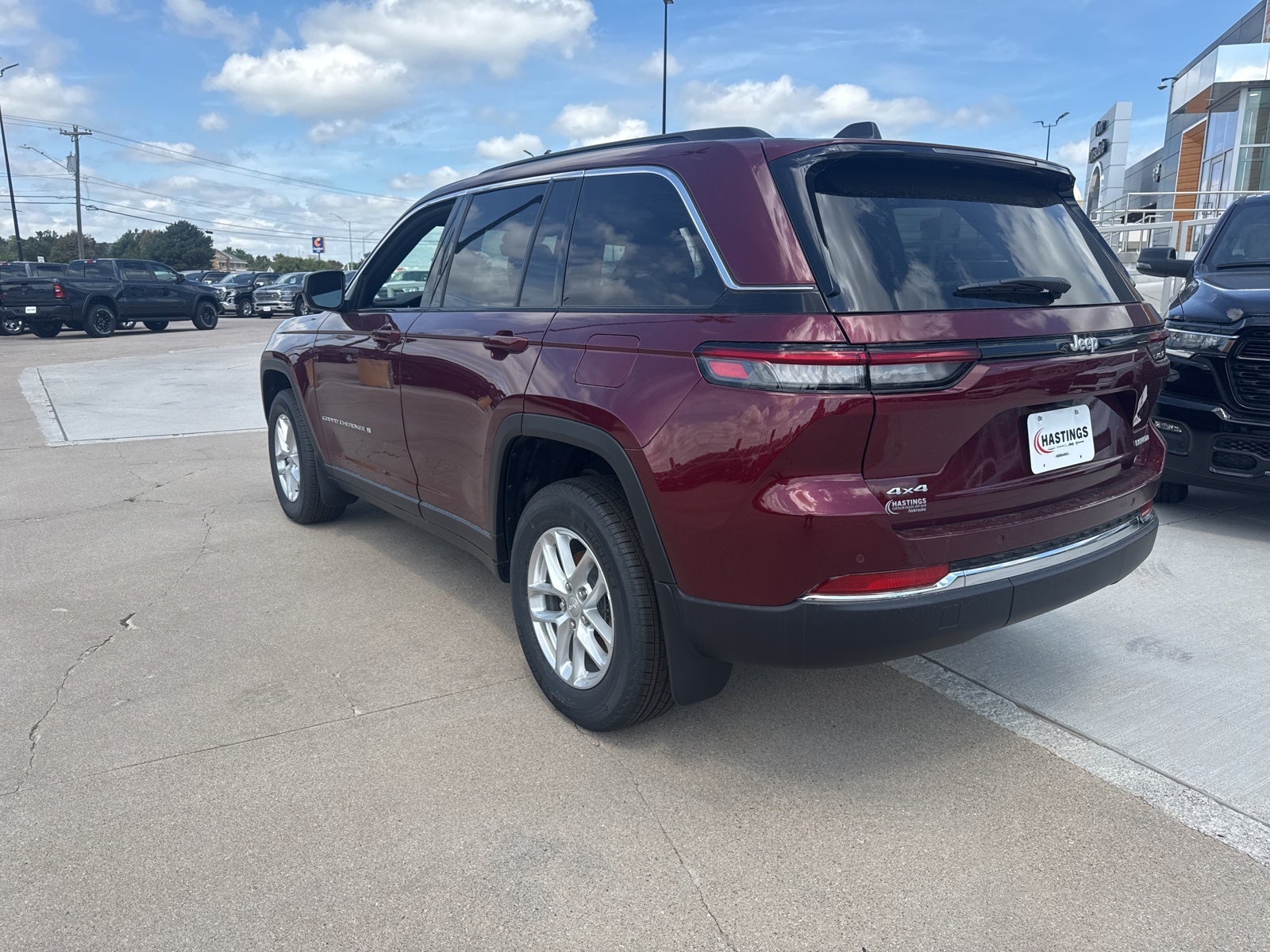 2025 Jeep Grand Cherokee GRAND CHEROKEE LAREDO X 4X4