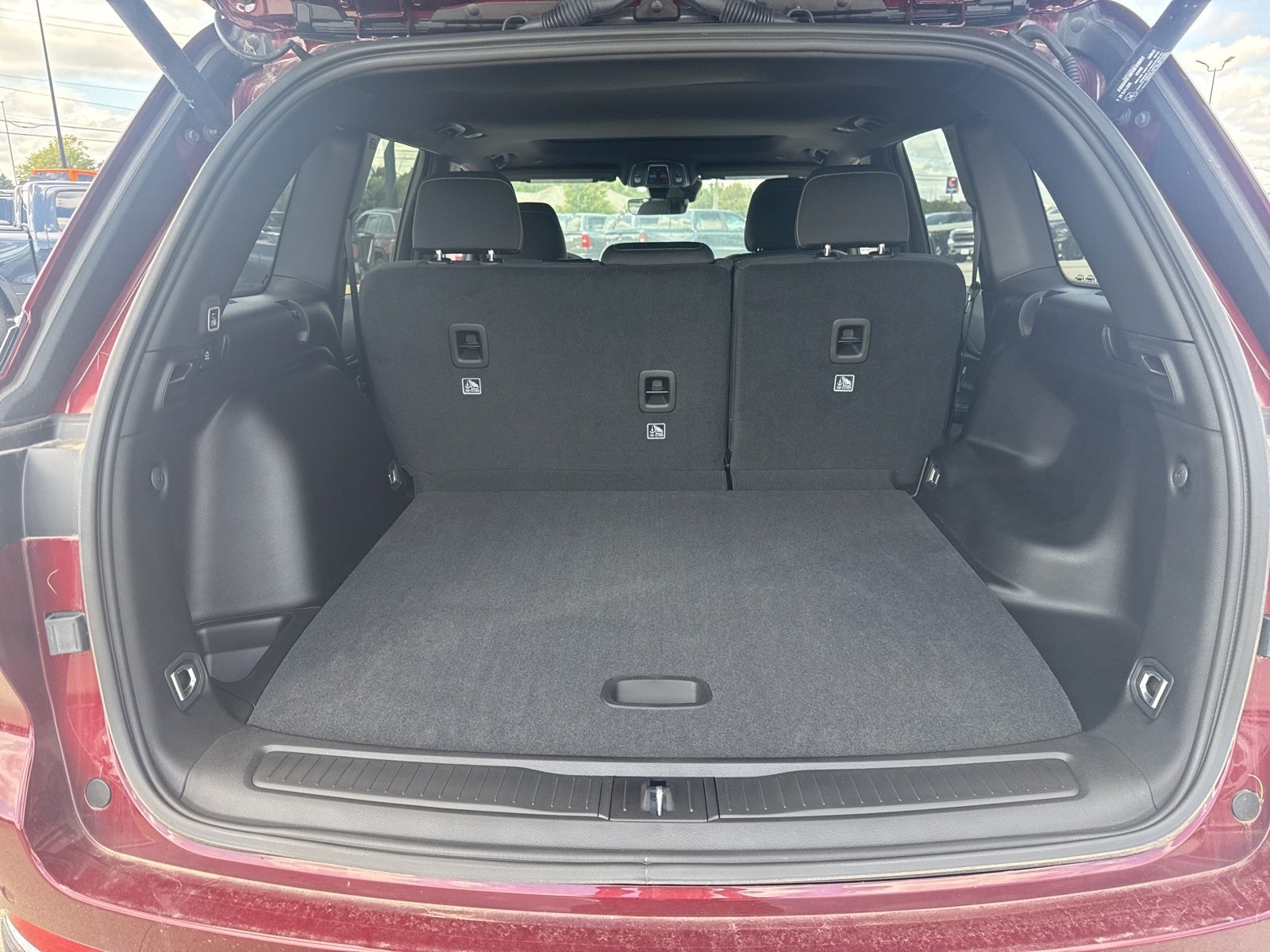 2025 Jeep Grand Cherokee GRAND CHEROKEE LAREDO X 4X4