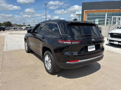 2025 Jeep Grand Cherokee GRAND CHEROKEE LAREDO X 4X4