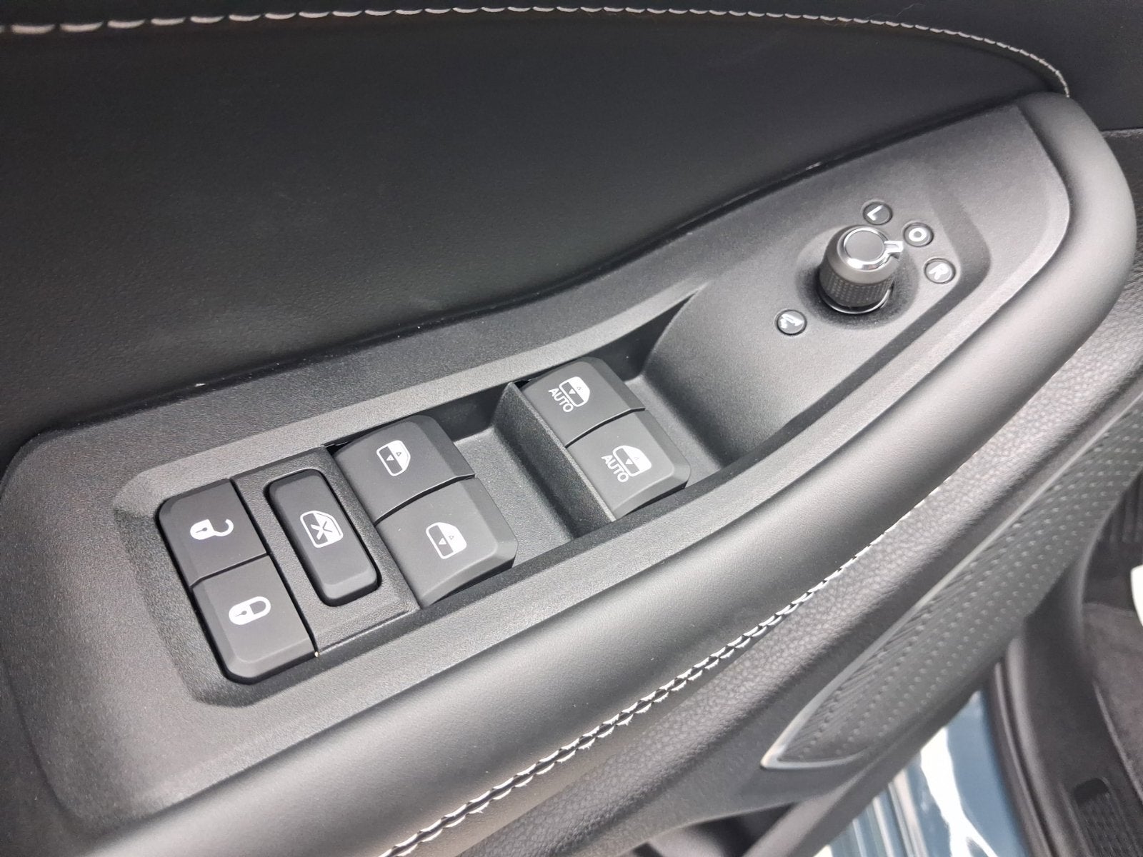 2027 Jeep Grand Cherokee GRAND CHEROKEE LIMITED RESERVE 4X4