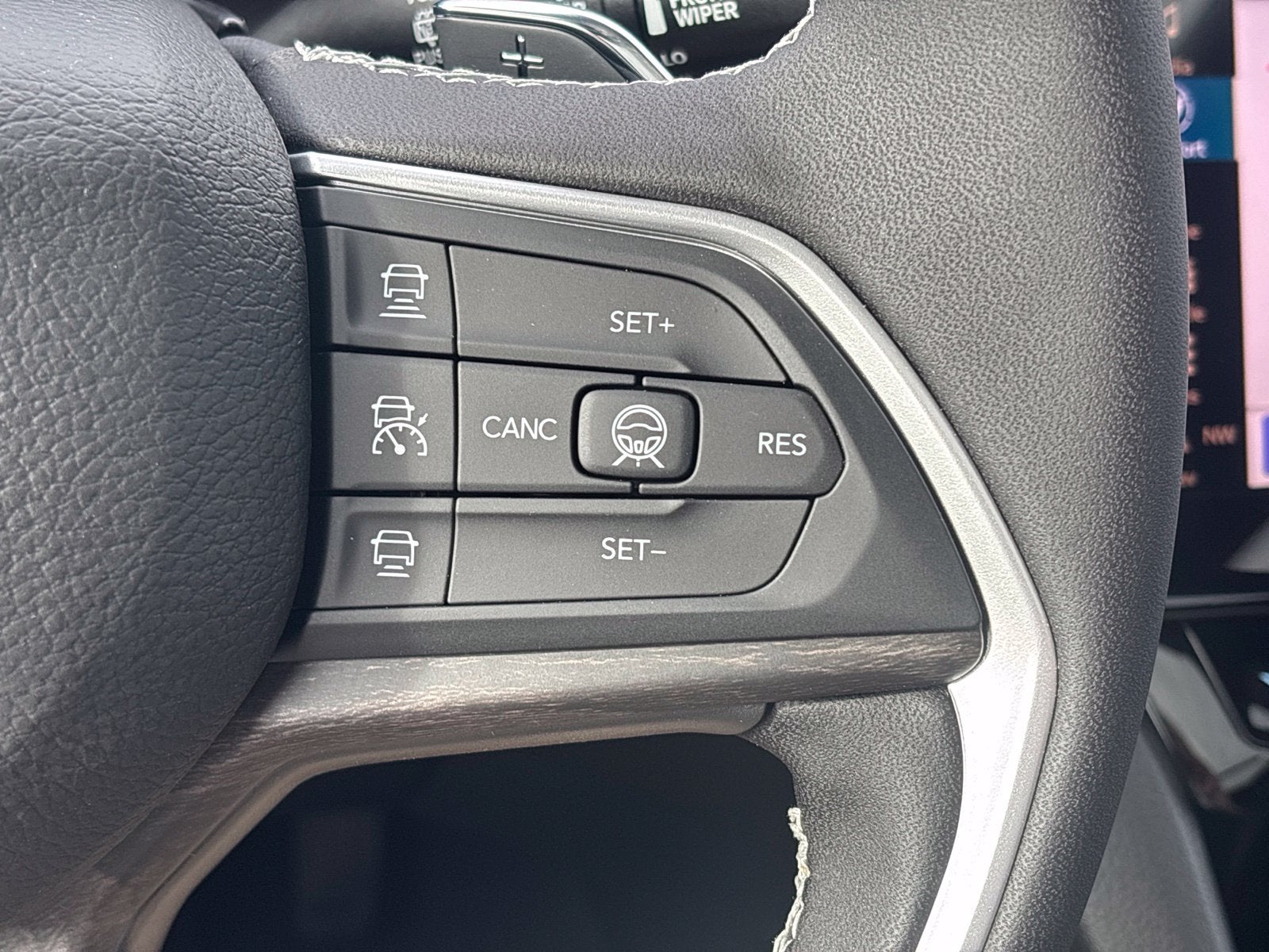 2027 Jeep Grand Cherokee GRAND CHEROKEE LIMITED RESERVE 4X4