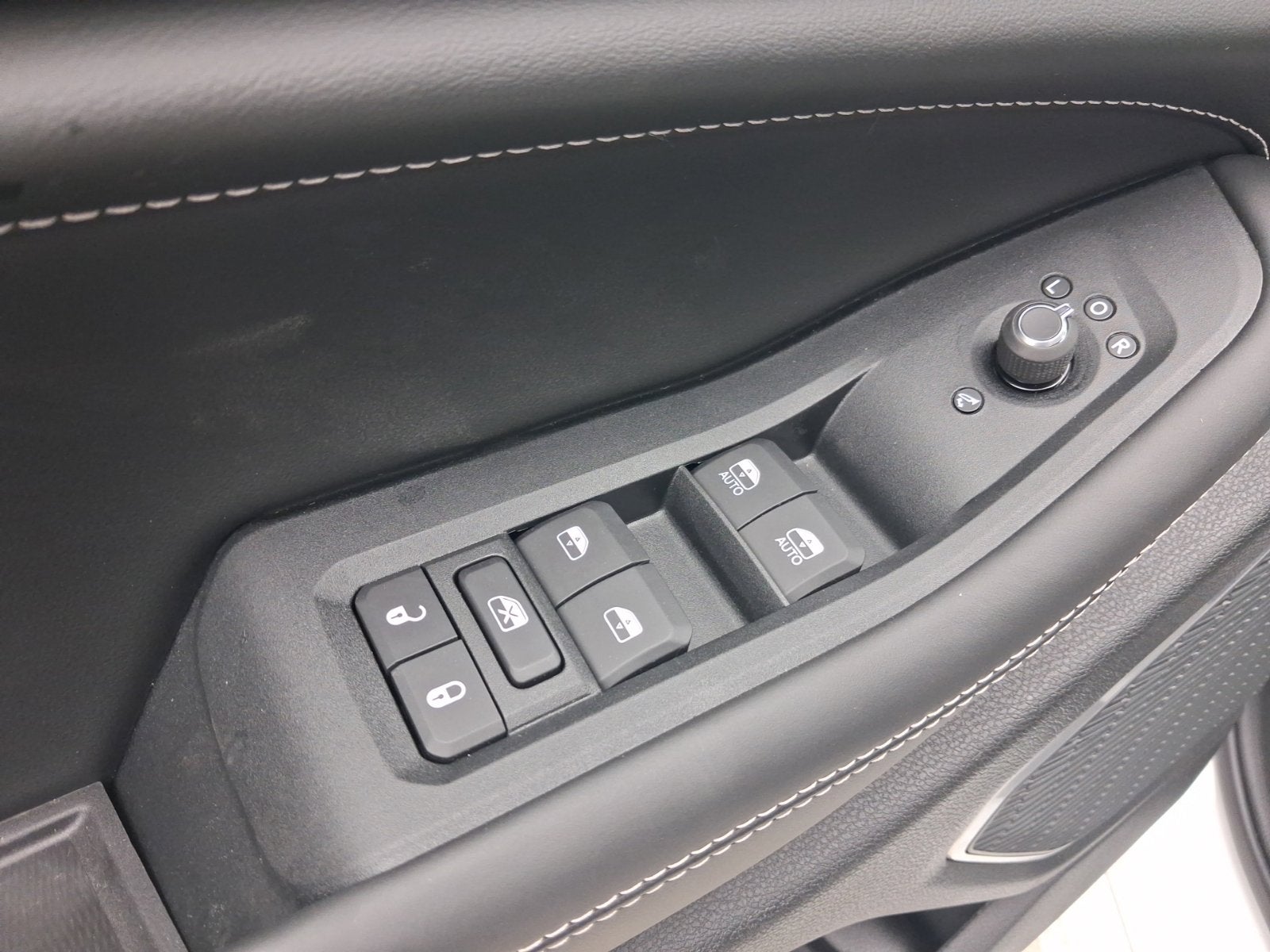 2027 Jeep Grand Cherokee GRAND CHEROKEE LIMITED RESERVE 4X4