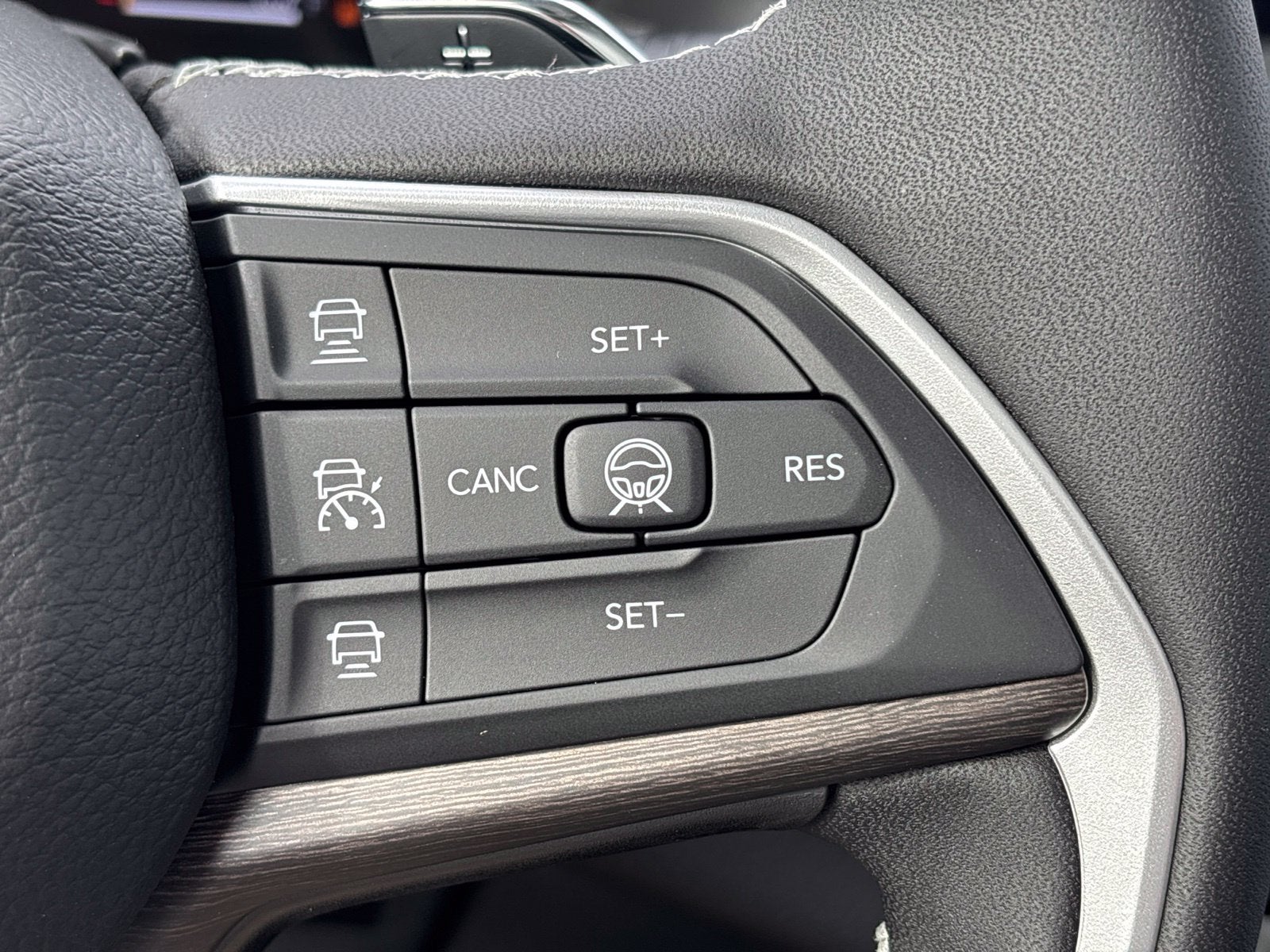 2027 Jeep Grand Cherokee GRAND CHEROKEE LIMITED RESERVE 4X4