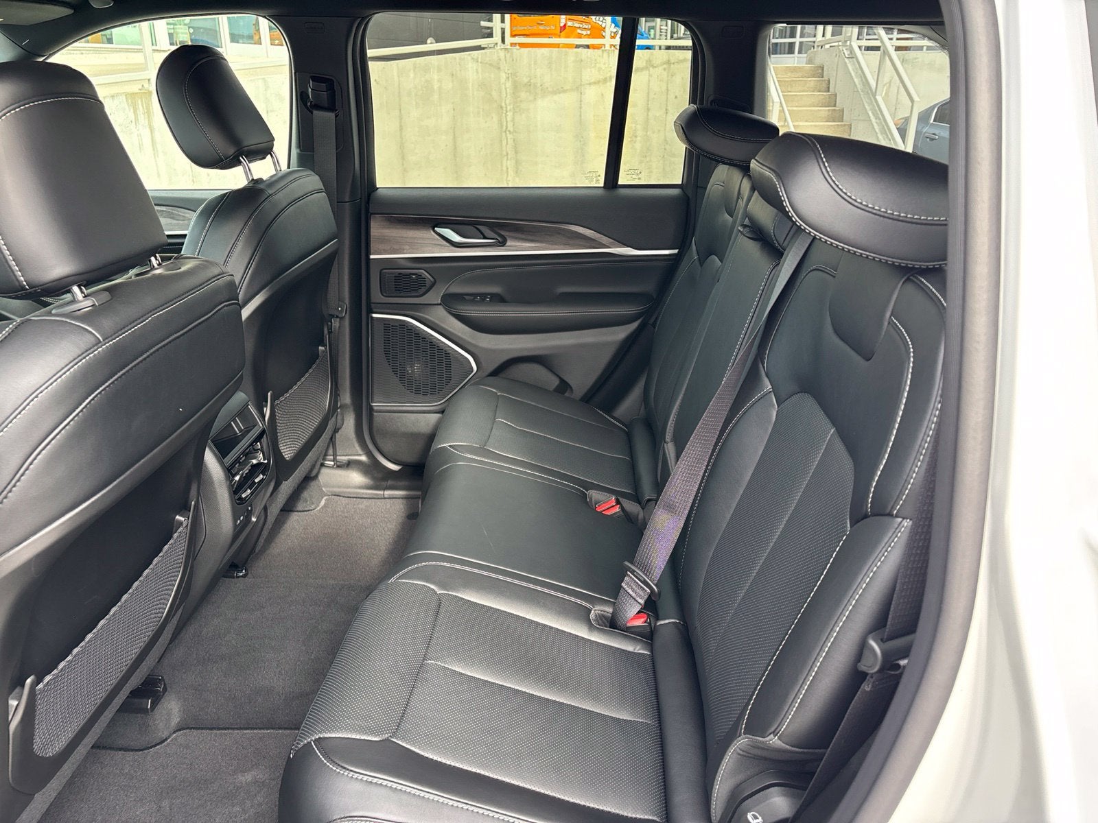 2027 Jeep Grand Cherokee GRAND CHEROKEE LIMITED RESERVE 4X4