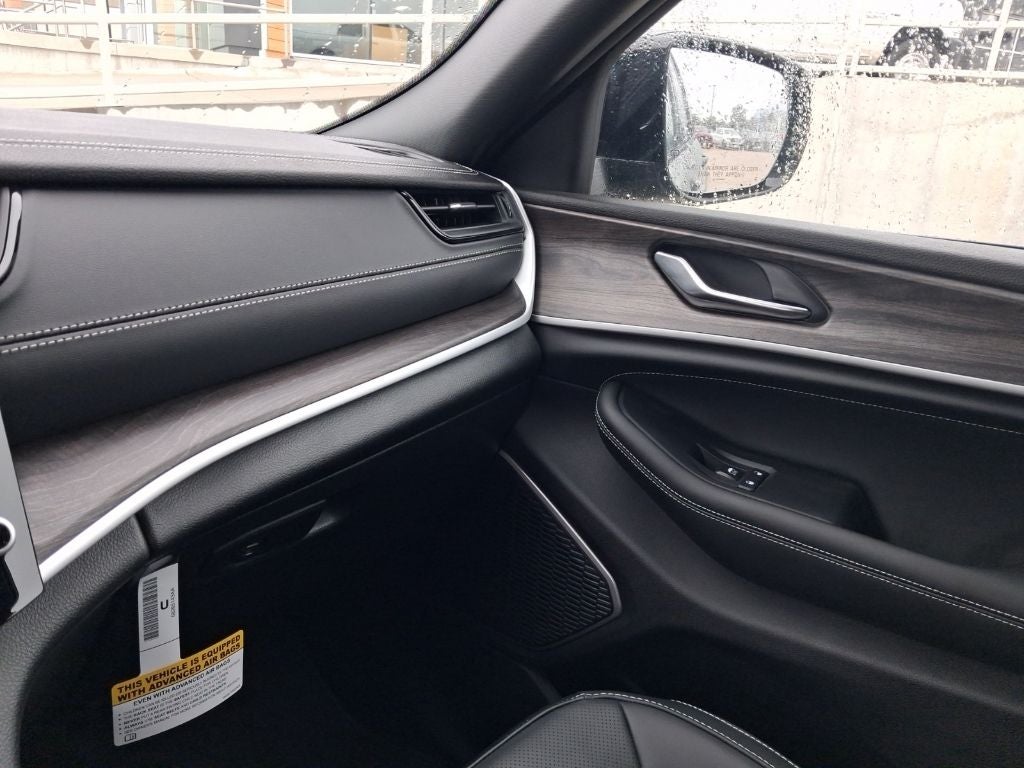 2027 Jeep Grand Cherokee GRAND CHEROKEE LIMITED RESERVE 4X4