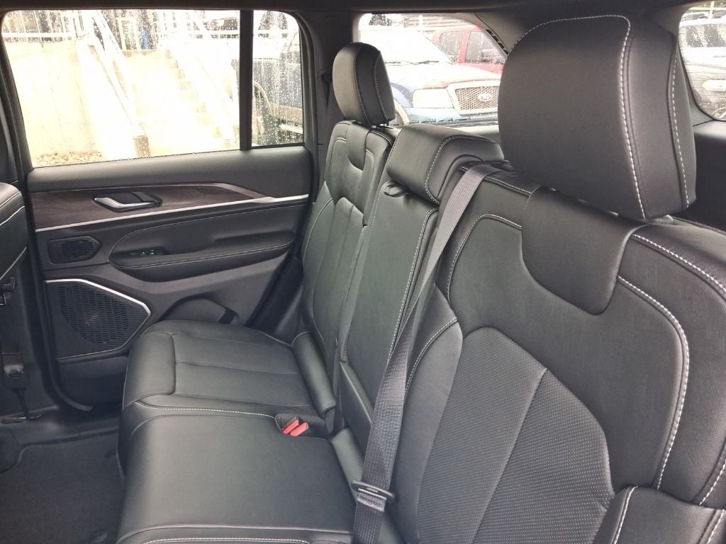 2027 Jeep Grand Cherokee GRAND CHEROKEE LIMITED RESERVE 4X4