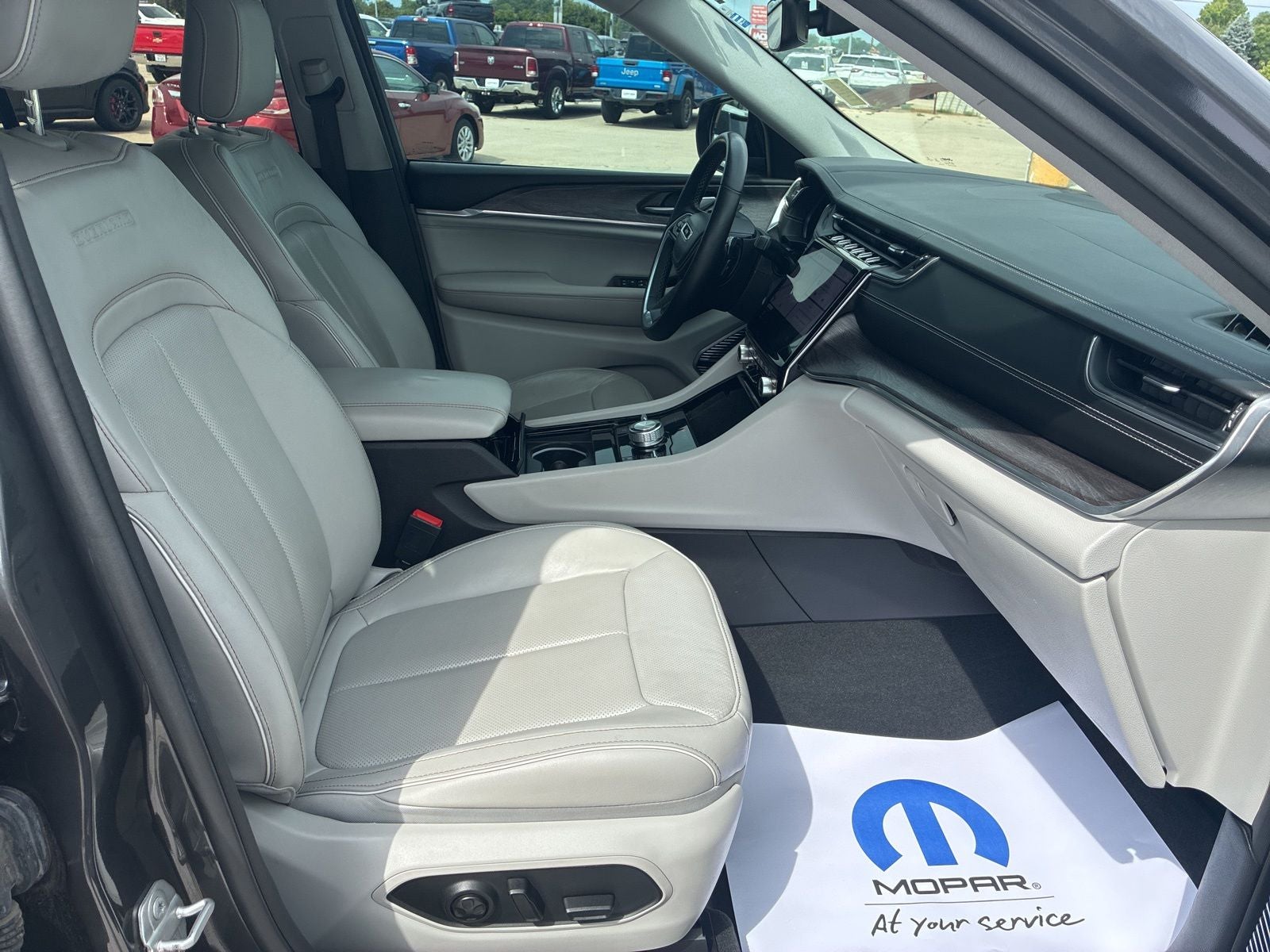 2022 Jeep Grand Cherokee Overland 4x4