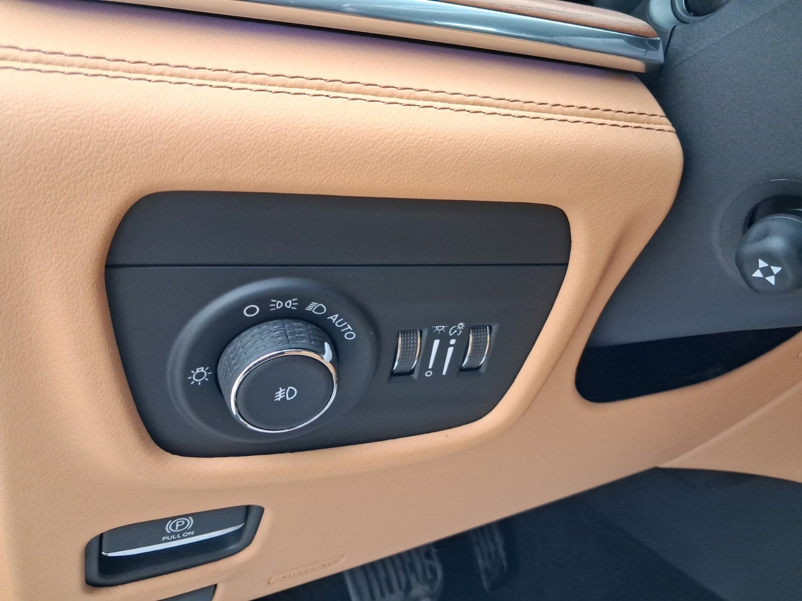 2027 Jeep Grand Cherokee GRAND CHEROKEE SUMMIT 4X4