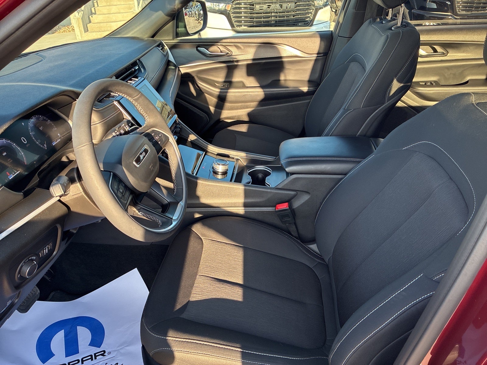 2024 Jeep Grand Cherokee L Laredo X 4x4