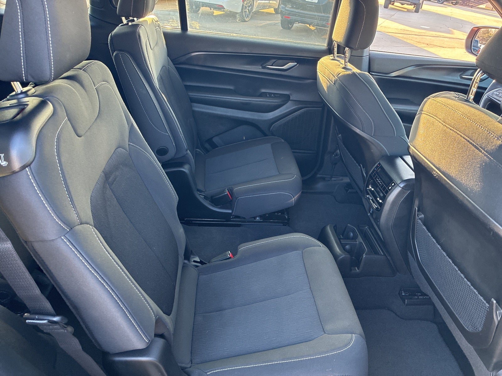 2024 Jeep Grand Cherokee L Laredo X 4x4