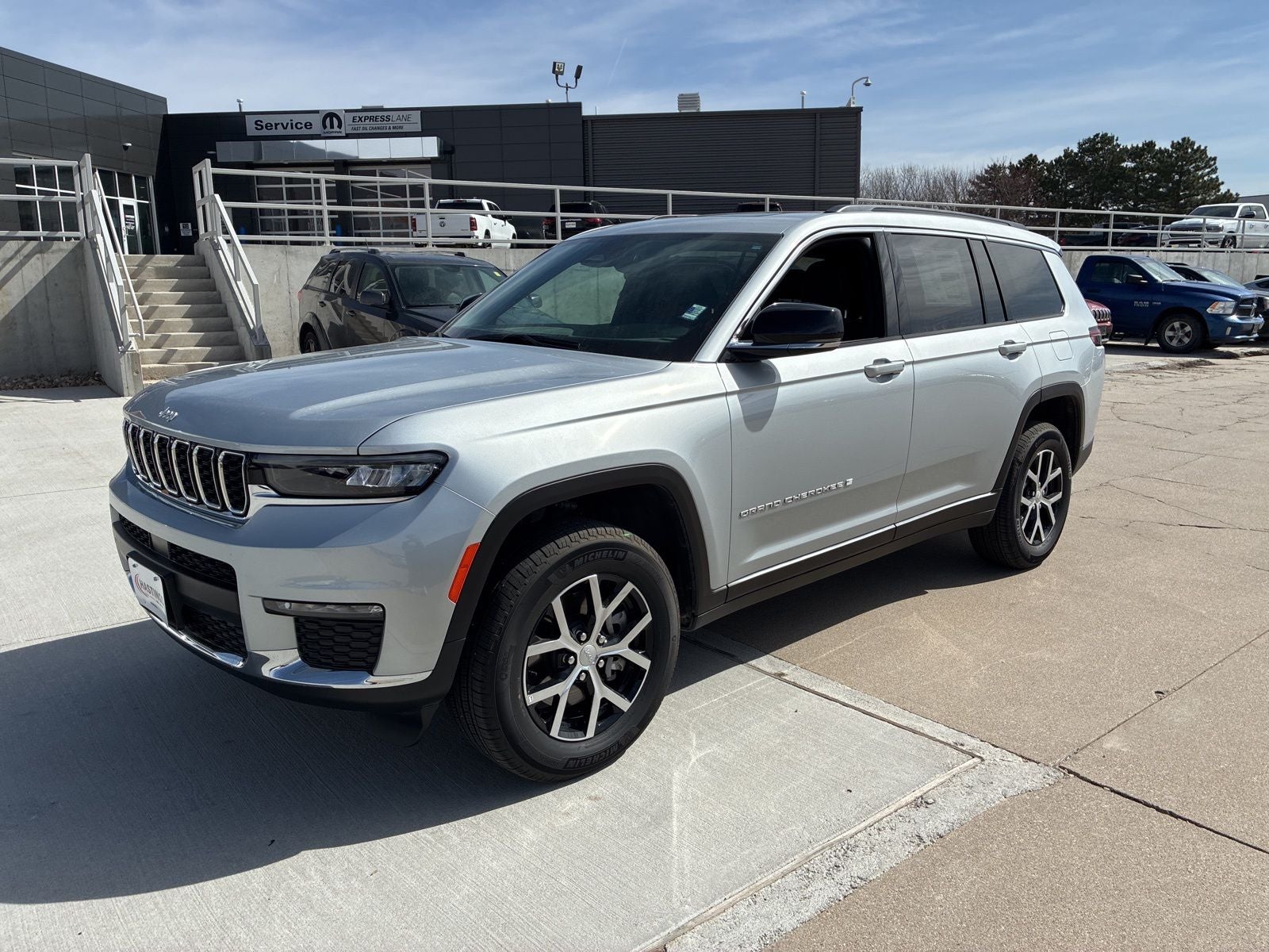 2025 Jeep Grand Cherokee GRAND CHEROKEE L LIMITED 4X4