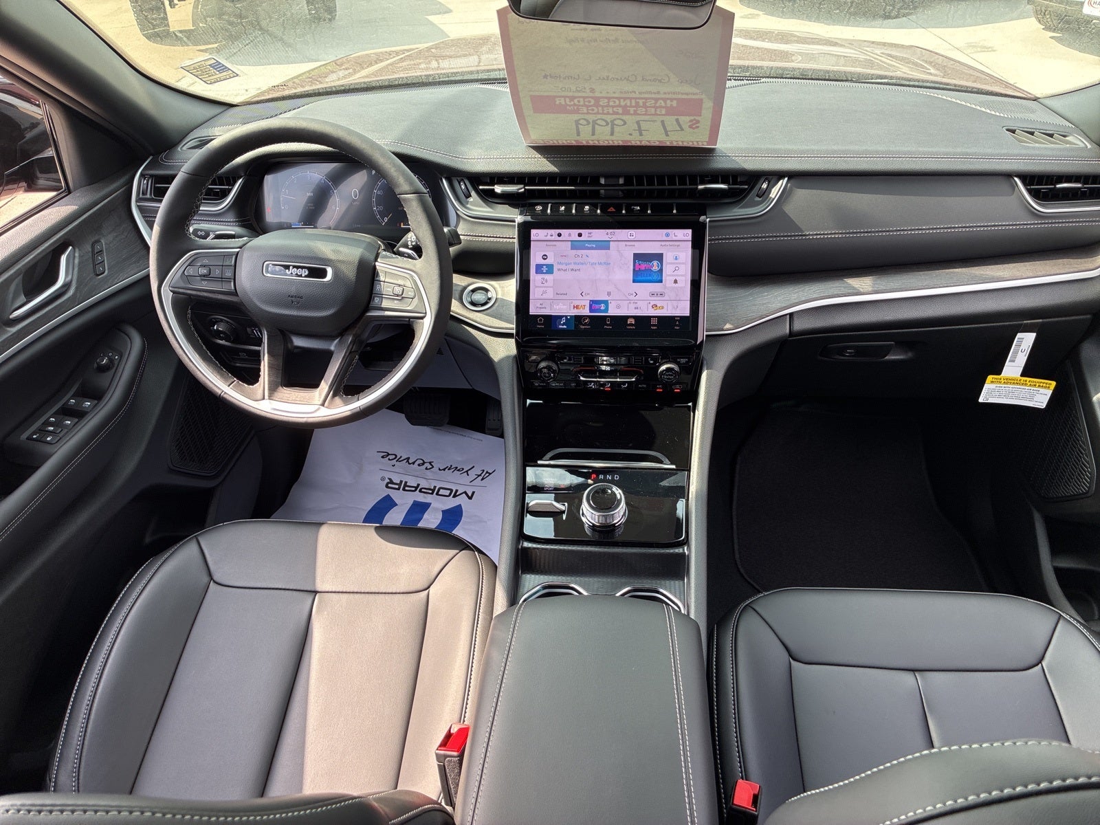 2025 Jeep Grand Cherokee GRAND CHEROKEE L LIMITED 4X4