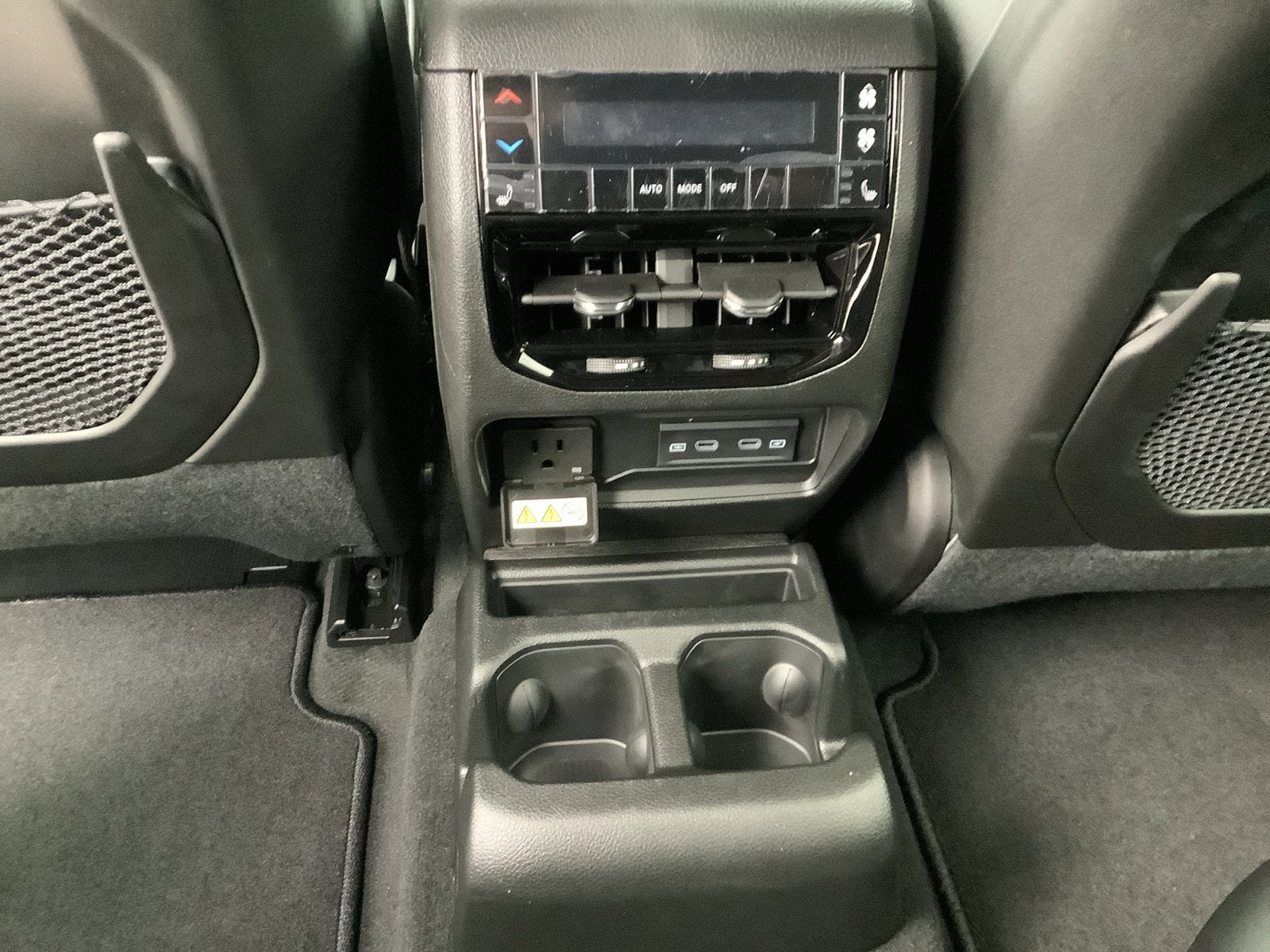 2027 Jeep Grand Cherokee GRAND CHEROKEE L LIMITED RESERVE 4X4