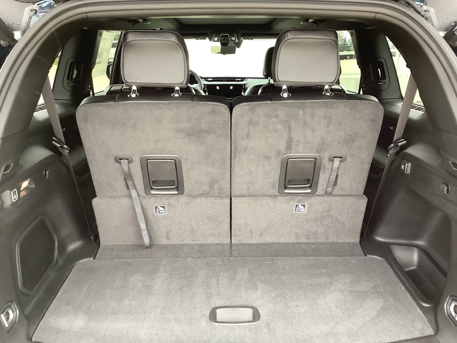 2027 Jeep Grand Cherokee GRAND CHEROKEE L LIMITED RESERVE 4X4