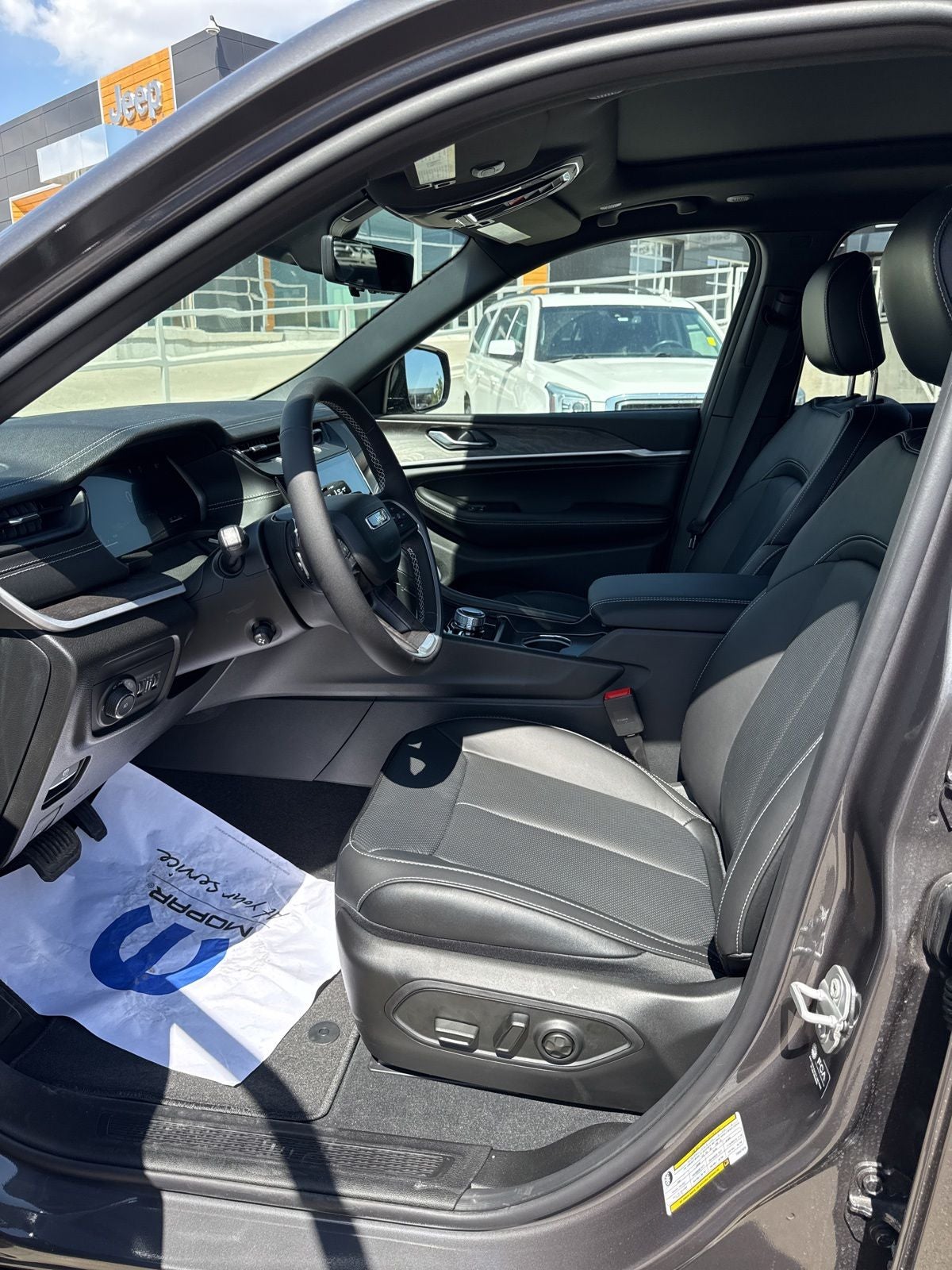 2026 Jeep Grand Cherokee GRAND CHEROKEE L LIMITED RESERVE 4X4
