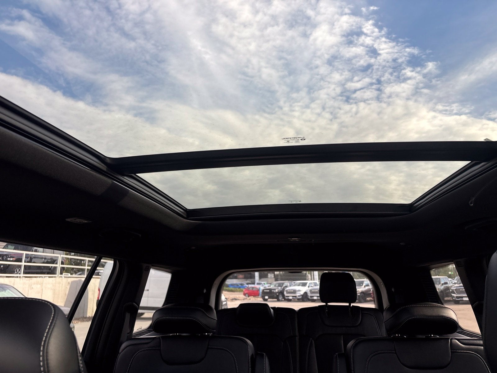 2027 Jeep Grand Cherokee GRAND CHEROKEE L LIMITED RESERVE 4X4
