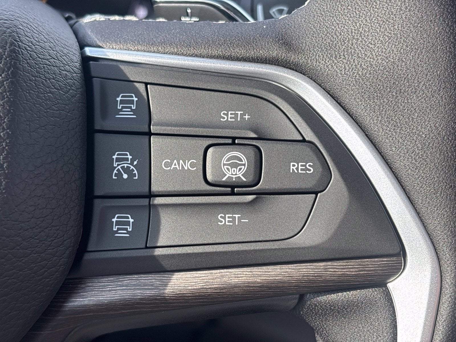 2027 Jeep Grand Cherokee GRAND CHEROKEE L LIMITED RESERVE 4X4
