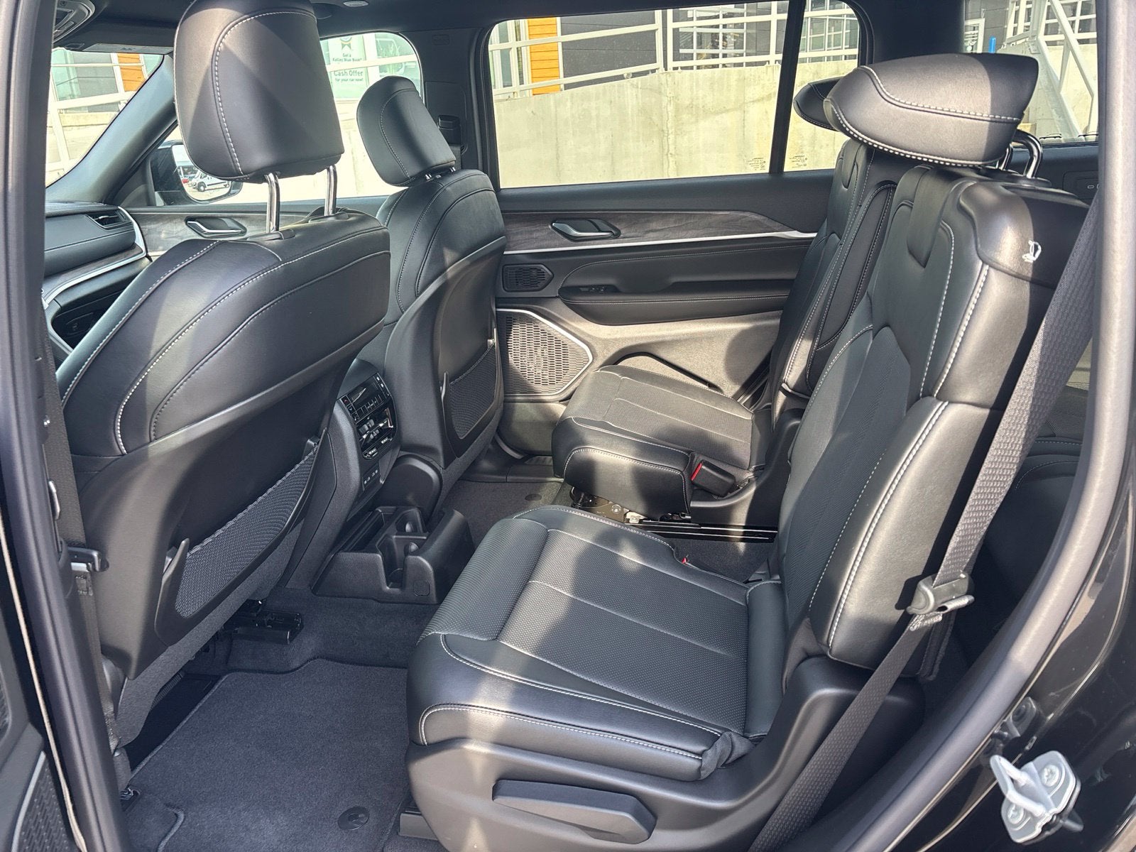 2027 Jeep Grand Cherokee GRAND CHEROKEE L LIMITED RESERVE 4X4