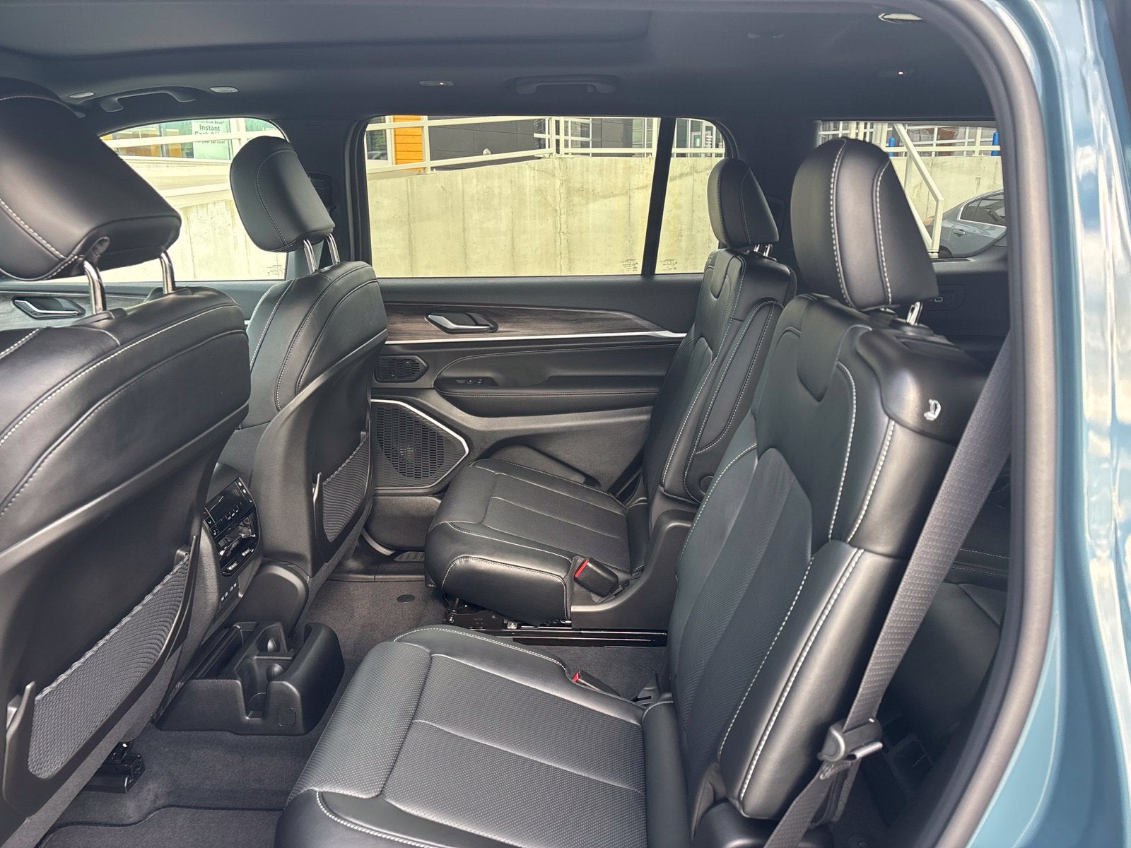 2027 Jeep Grand Cherokee GRAND CHEROKEE L LIMITED RESERVE 4X4