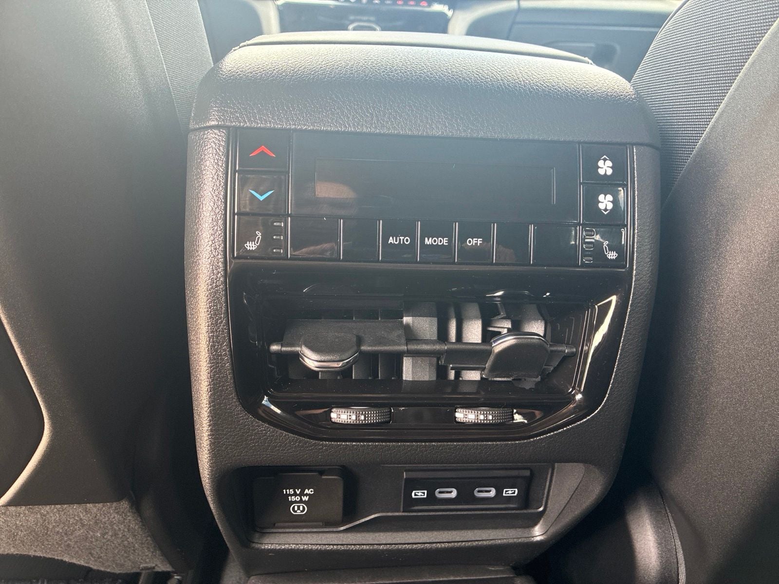 2026 Jeep Grand Cherokee GRAND CHEROKEE L LIMITED RESERVE 4X4