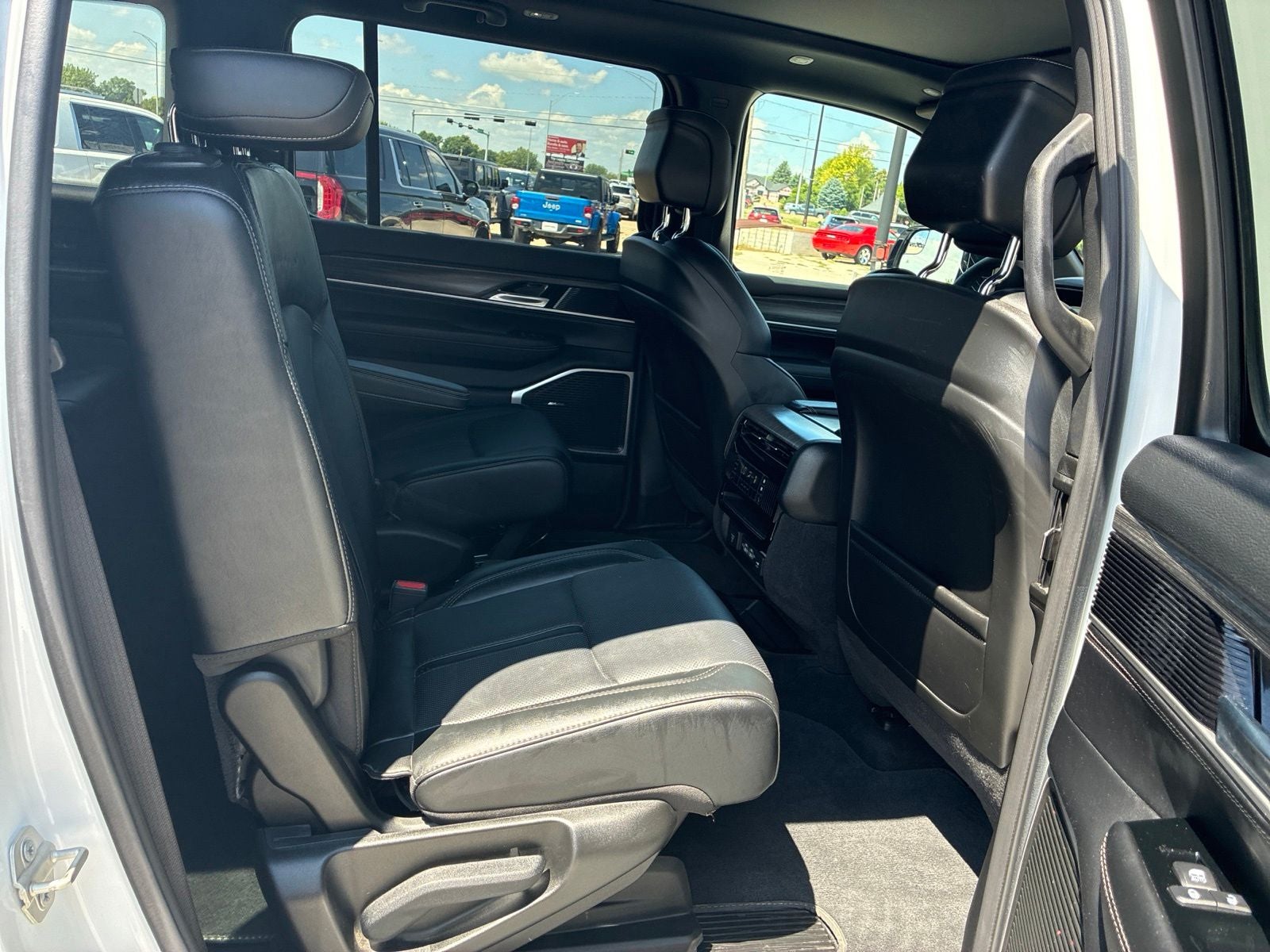 2023 Jeep Wagoneer Series II 4x4