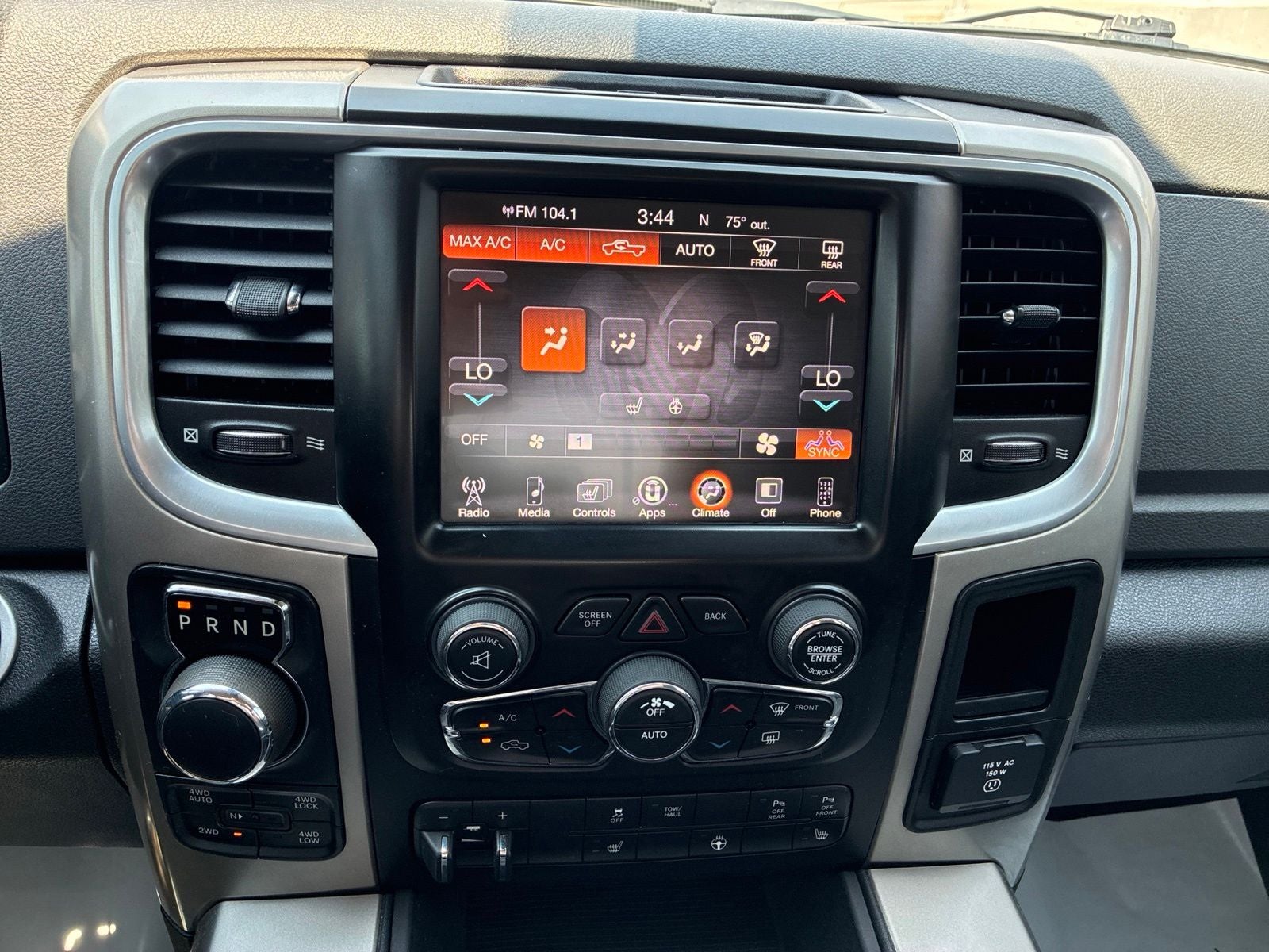 2017 RAM 1500 Big Horn Quad Cab 4x4 6'4' Box