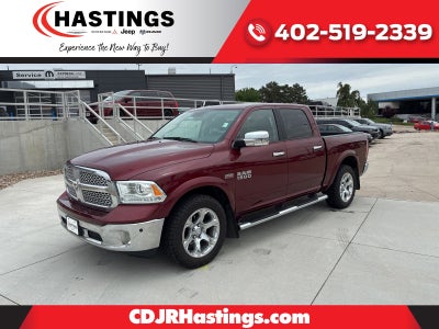 2017 RAM 1500 Laramie Crew Cab 4x4 5'7' Box