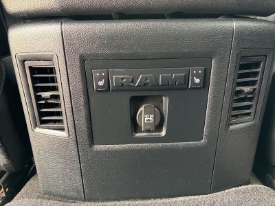 2017 RAM 1500 Laramie Crew Cab 4x4 5'7' Box