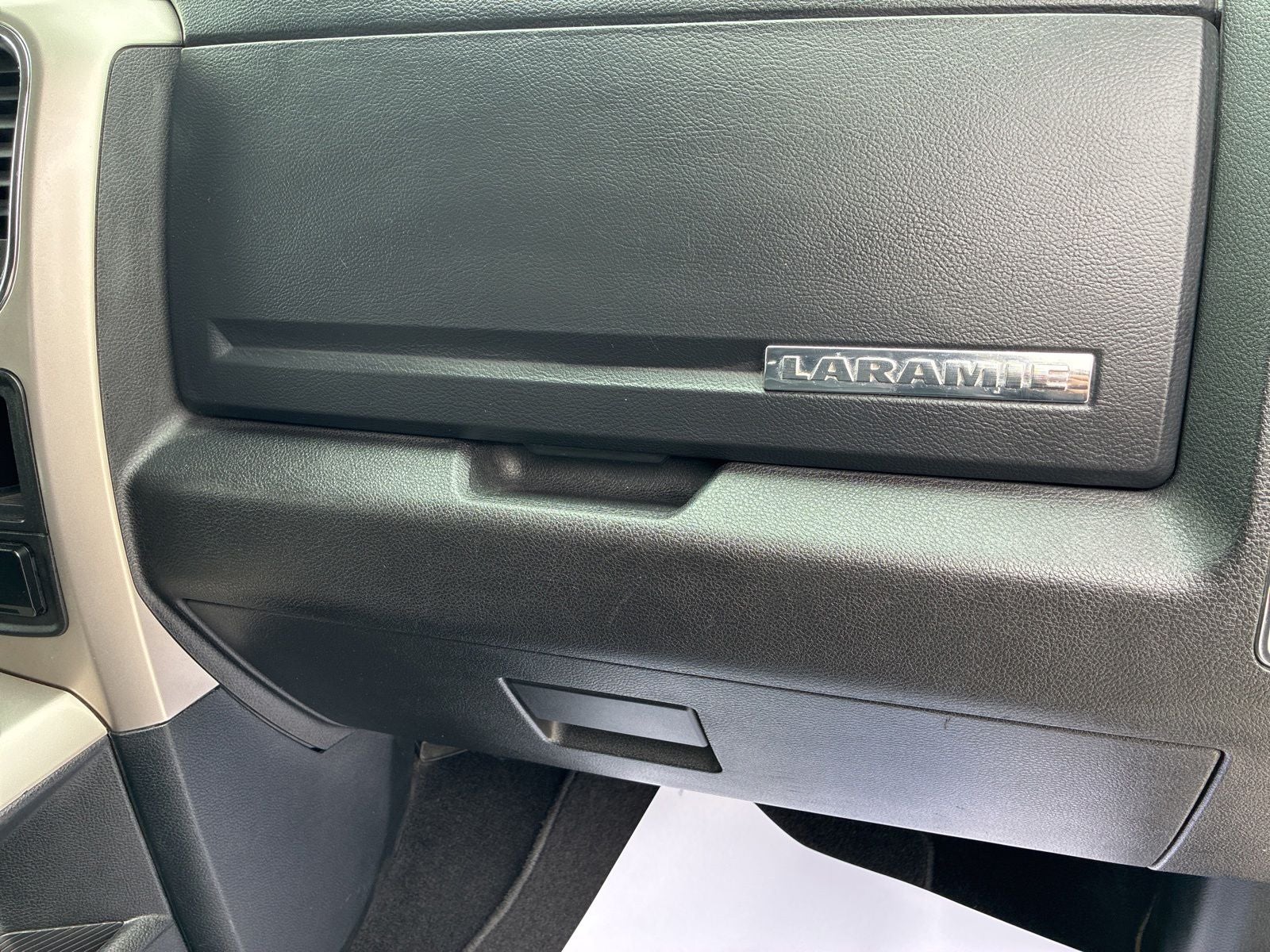 2017 RAM 1500 Laramie Crew Cab 4x4 5'7' Box