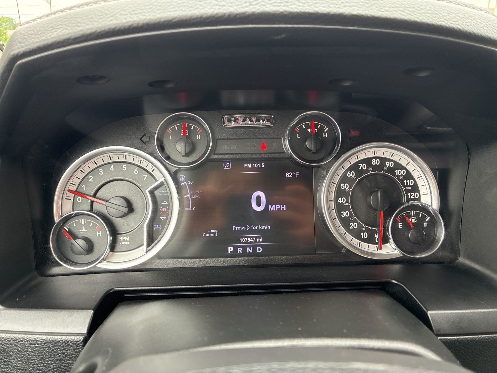 2017 RAM 1500 Laramie Crew Cab 4x4 5'7' Box