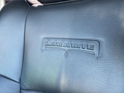 2017 RAM 1500 Laramie Crew Cab 4x4 5'7' Box