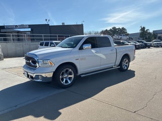 2017 RAM 1500 Laramie Crew Cab 4x4 5'7' Box