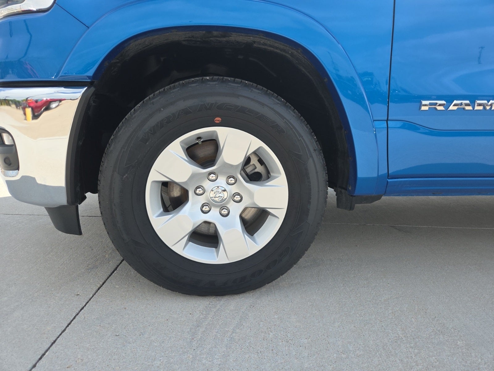 2025 RAM Ram 1500 RAM 1500 BIG HORN CREW CAB 4X4 5'7' BOX