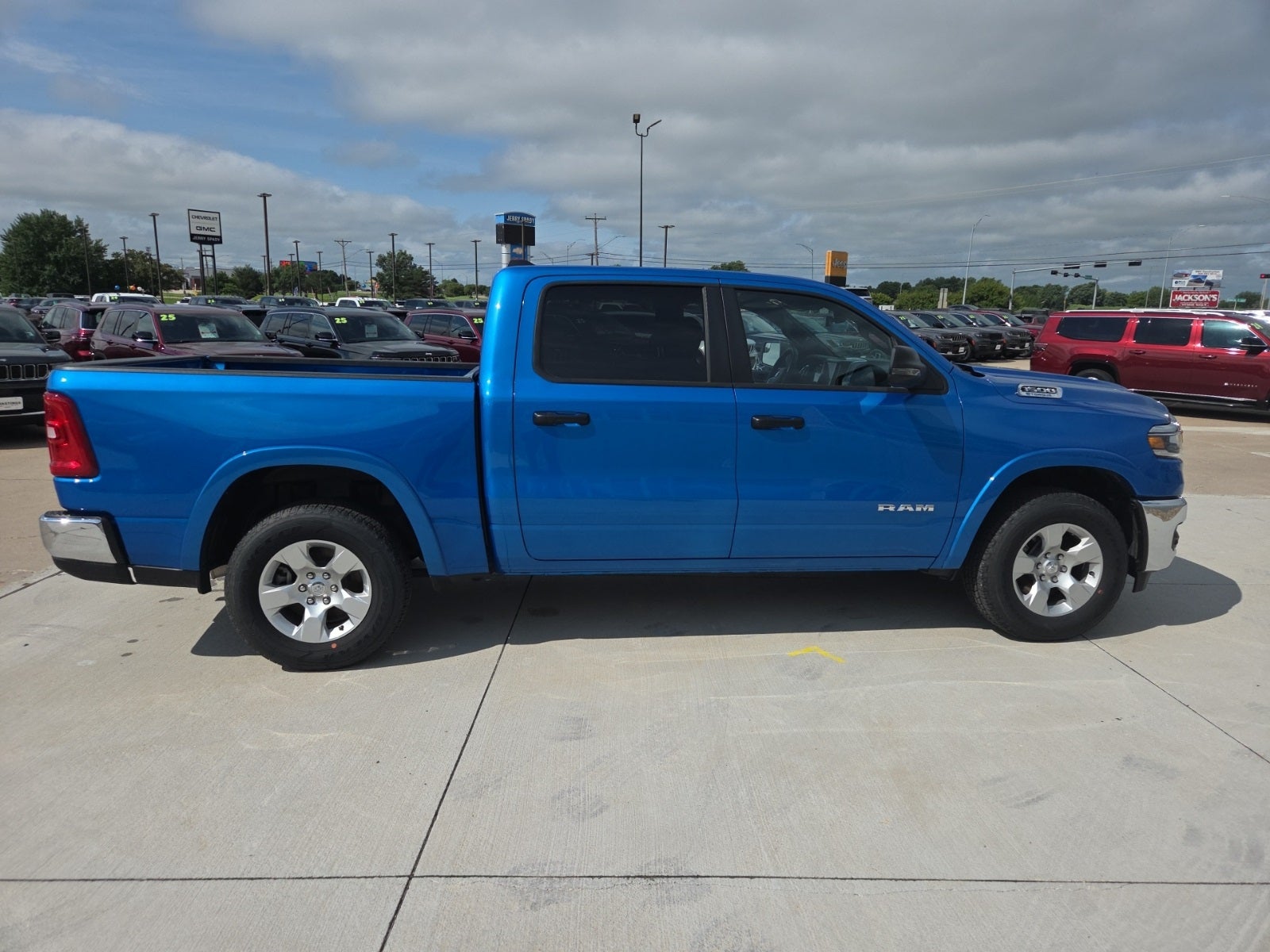 2025 RAM Ram 1500 RAM 1500 BIG HORN CREW CAB 4X4 5'7' BOX