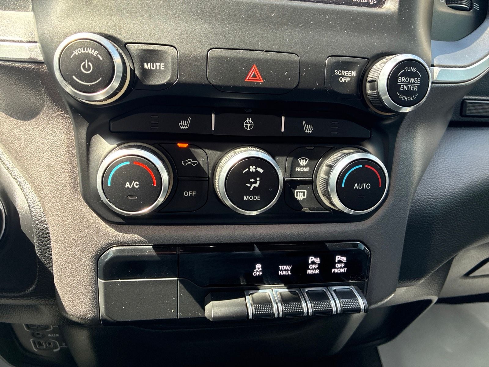 2019 RAM 1500 Big Horn/Lone Star Crew Cab 4x4 5'7' Box