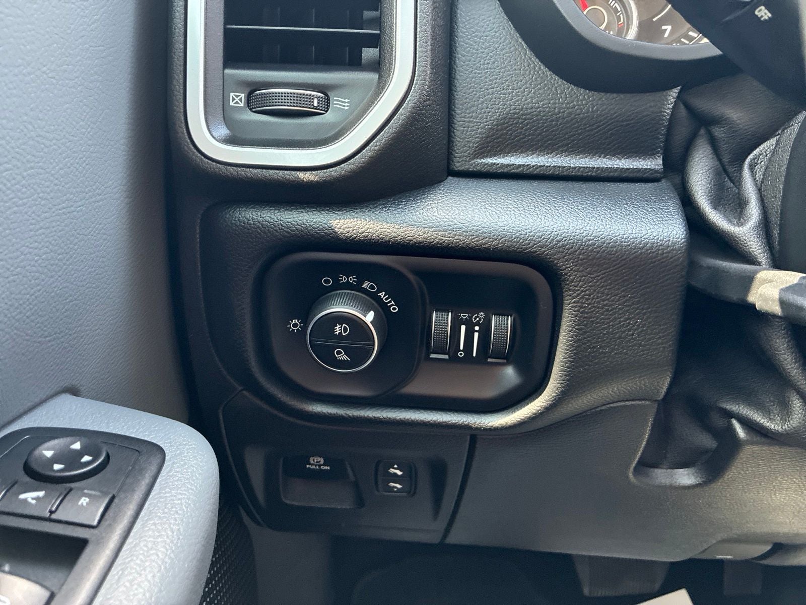 2019 RAM 1500 Big Horn/Lone Star Crew Cab 4x4 5'7' Box