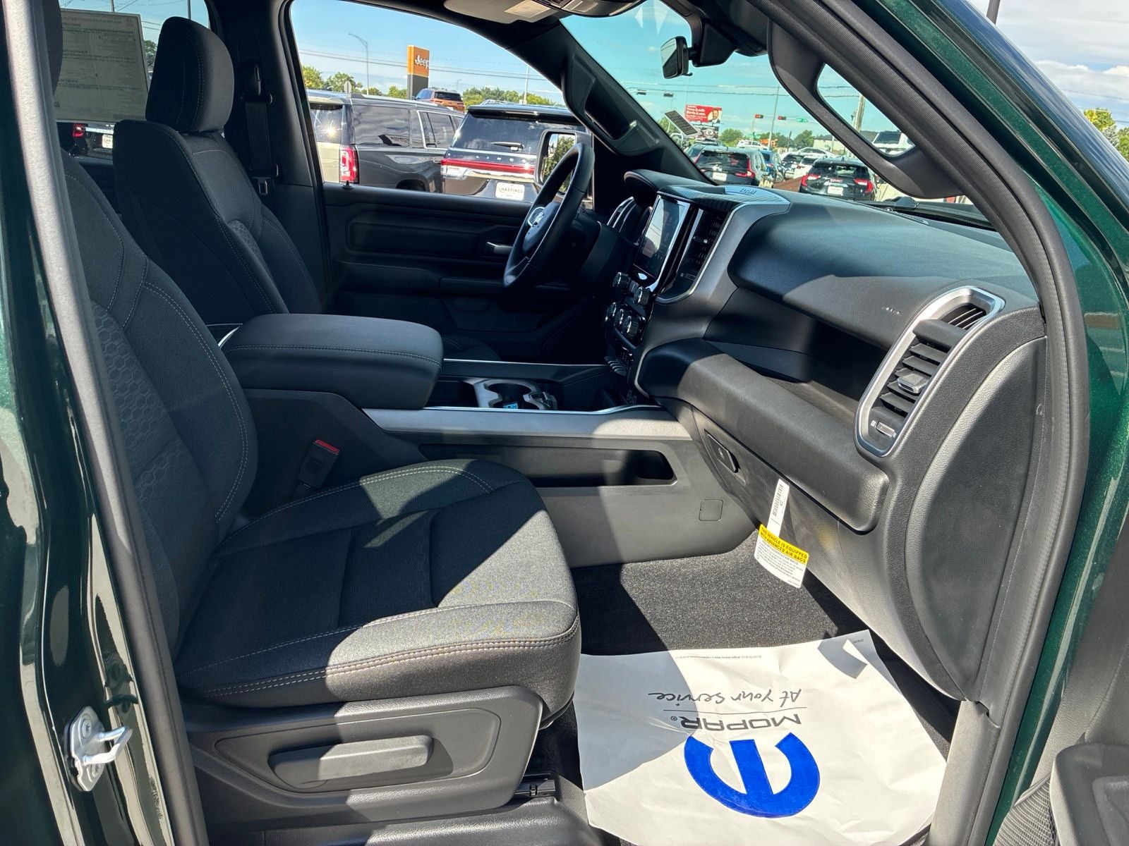 2026 RAM 1500 RAM 1500 EXPRESS CREW CAB 4X4 5'7' BOX