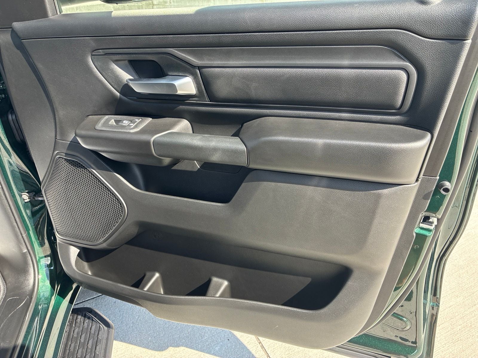 2026 RAM 1500 RAM 1500 EXPRESS CREW CAB 4X4 5'7' BOX