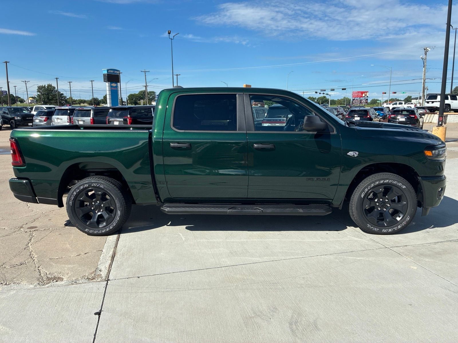 2026 RAM 1500 RAM 1500 EXPRESS CREW CAB 4X4 5'7' BOX