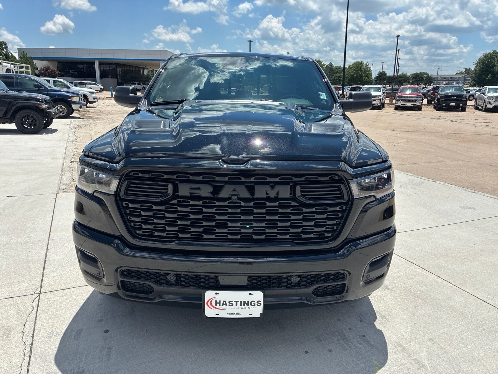 2026 RAM Ram 1500 RAM 1500 EXPRESS CREW CAB 4X4 5'7' BOX