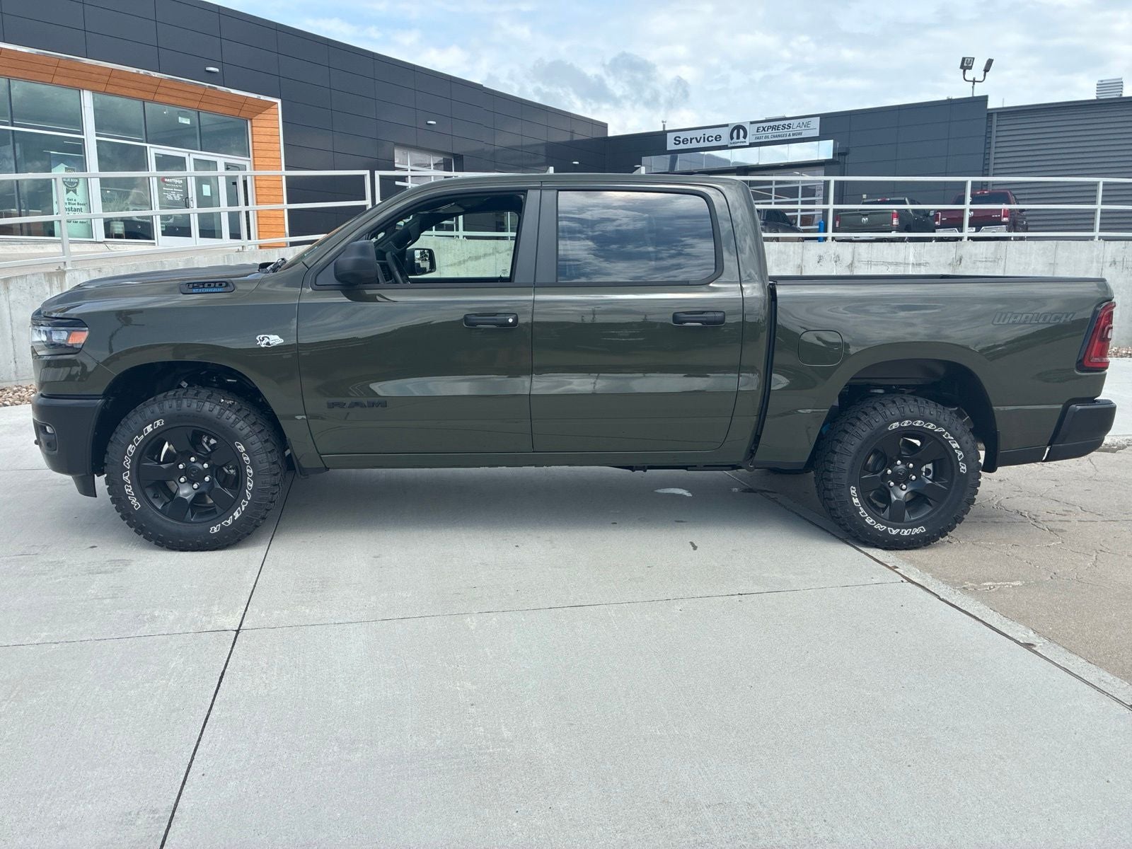 2026 RAM 1500 RAM 1500 WARLOCK CREW CAB 4X4 5'7' BOX