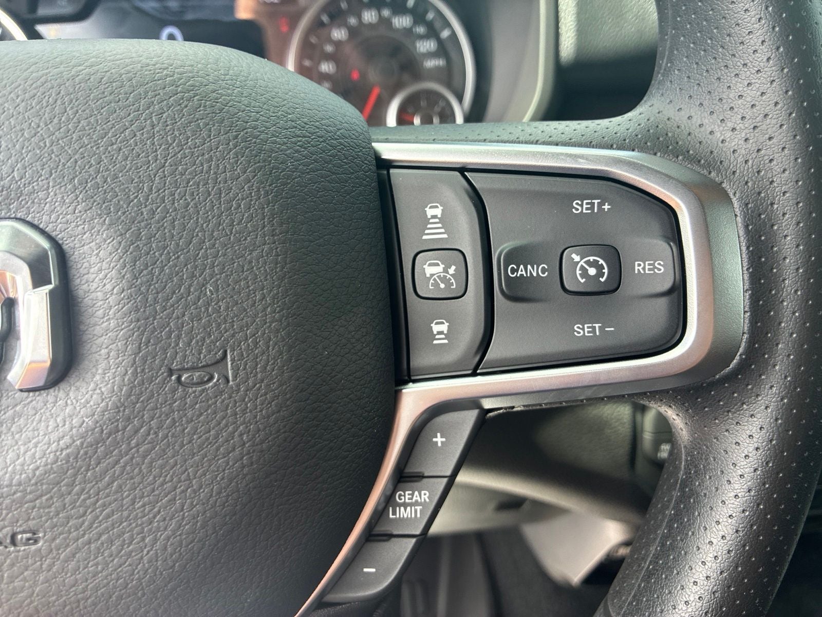 2026 RAM 1500 RAM 1500 WARLOCK CREW CAB 4X4 5'7' BOX