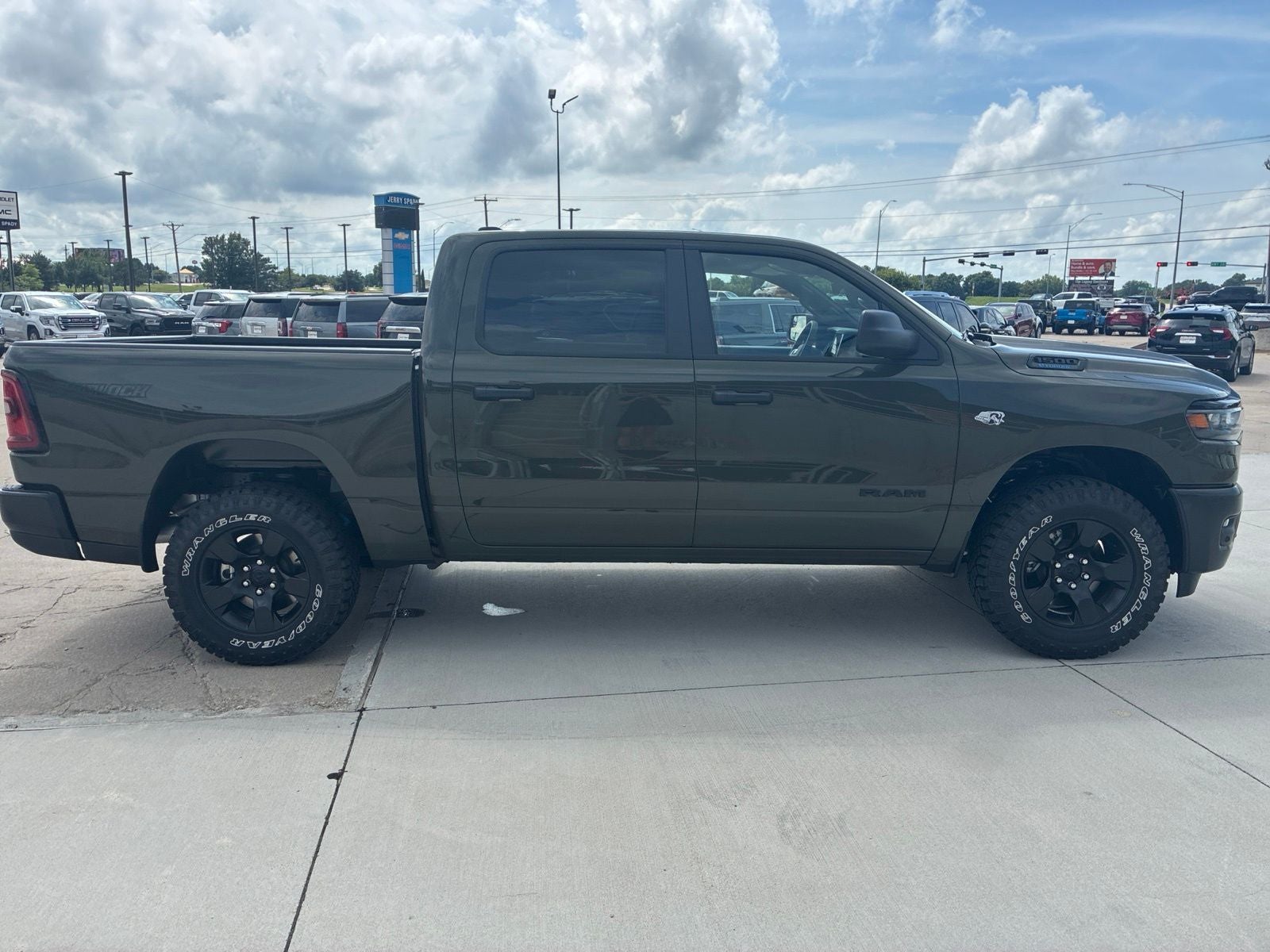 2026 RAM 1500 RAM 1500 WARLOCK CREW CAB 4X4 5'7' BOX