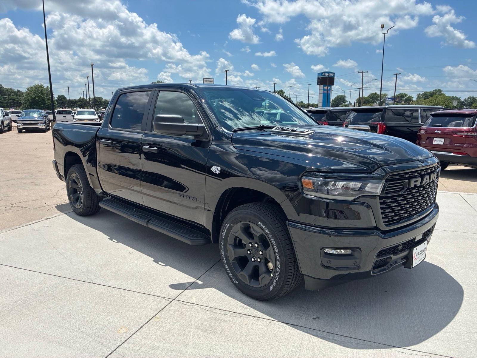 2026 RAM Ram 1500 RAM 1500 EXPRESS CREW CAB 4X4 5'7' BOX